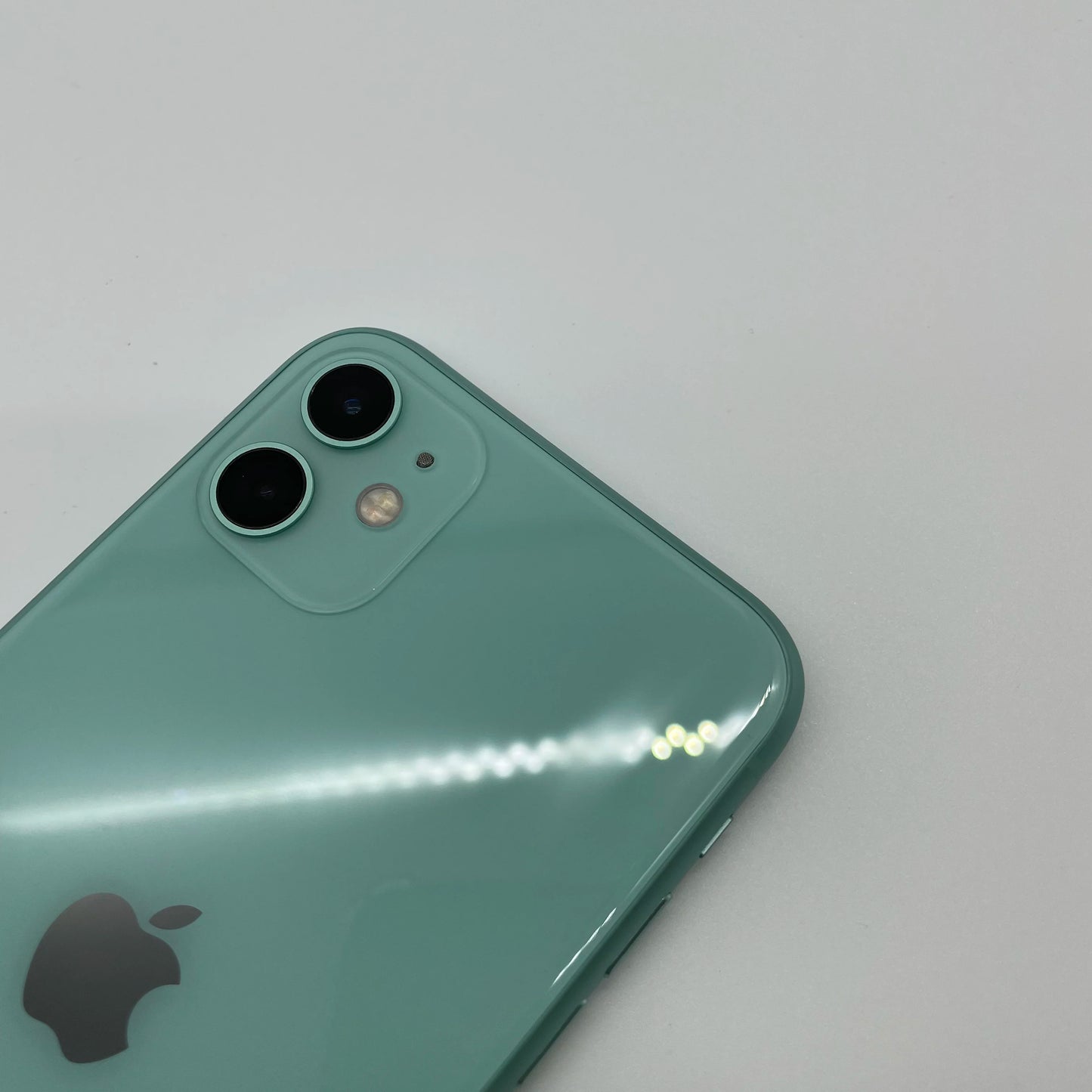 Apple iPhone 11 4GB RAM 64/128/256GB ROM Original Unlocked 6.1" Liquid Retina IPS LCD NFC 4G Cell Phone Fast Shipping - Universal Market