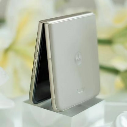 Motorola Moto razr 50 Folded Screen Phone Main 6.9 inch FHD+ pOLED Secondary screen 3.6 inch Dimensity 7300X 50MP