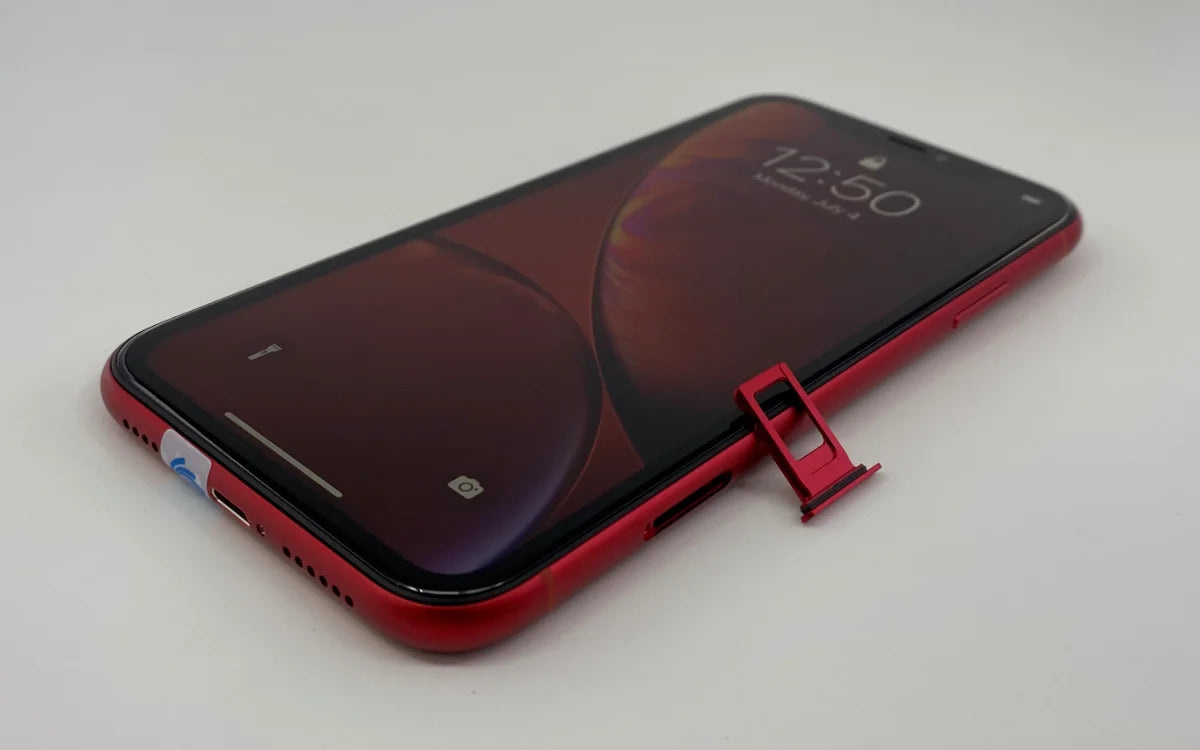 Original Unlocked Apple iPhone XR  6.1" Display 3GB RAM 64GB/128GB/256GB ROM 12MP A12 Bionic IOS CellPhone