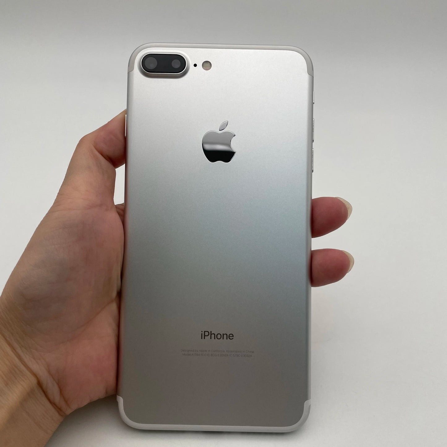 Apple iPhone 7 Plus Original Used Unlocked 4G Mobile Phone Wi-Fi 5.5" 32/128/256GB ROM 12MP Camera Hexa-core IOS NFC Smartphones