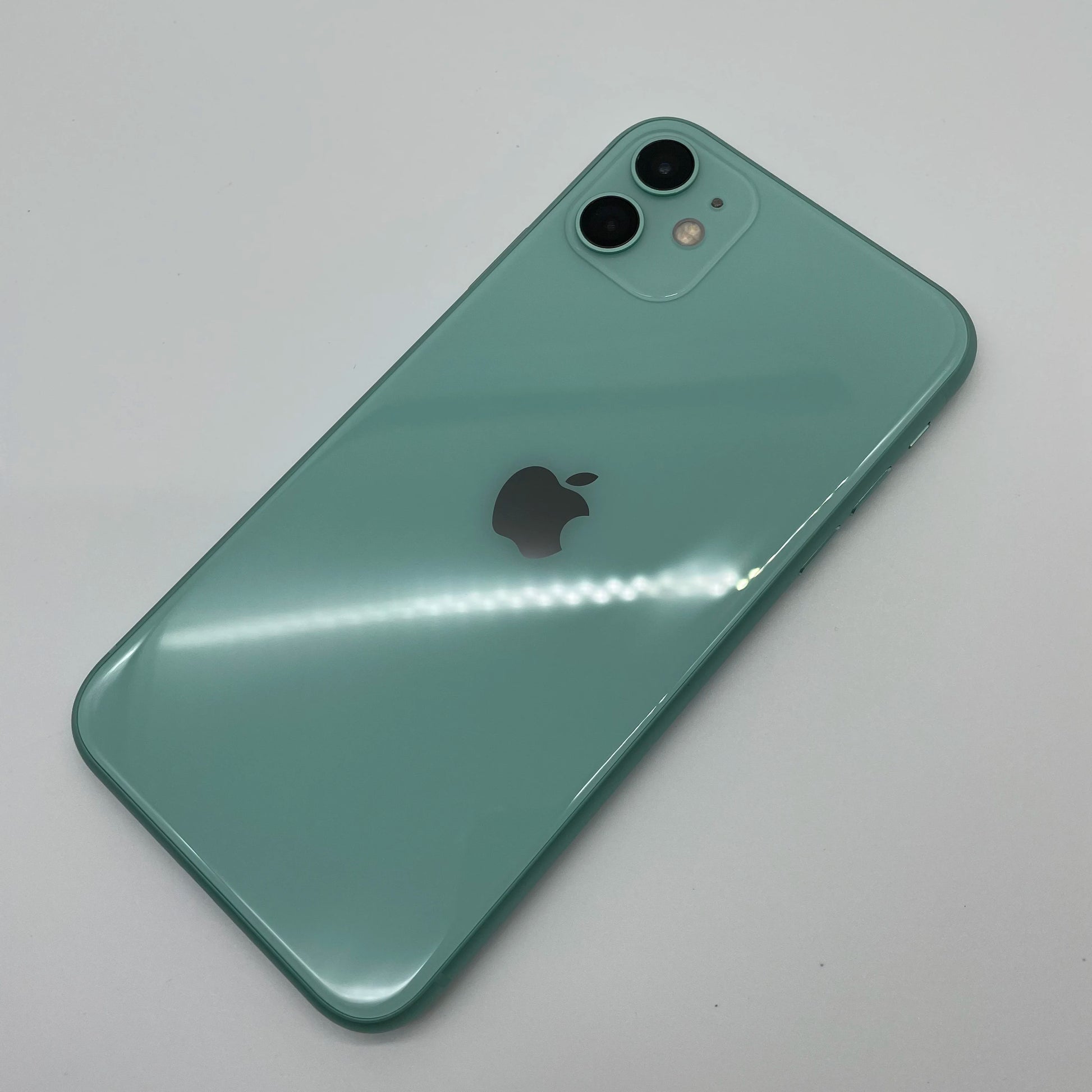 Apple iPhone 11 4GB RAM 64/128/256GB ROM Original Unlocked 6.1" Liquid Retina IPS LCD NFC 4G Cell Phone Fast Shipping - Universal Market